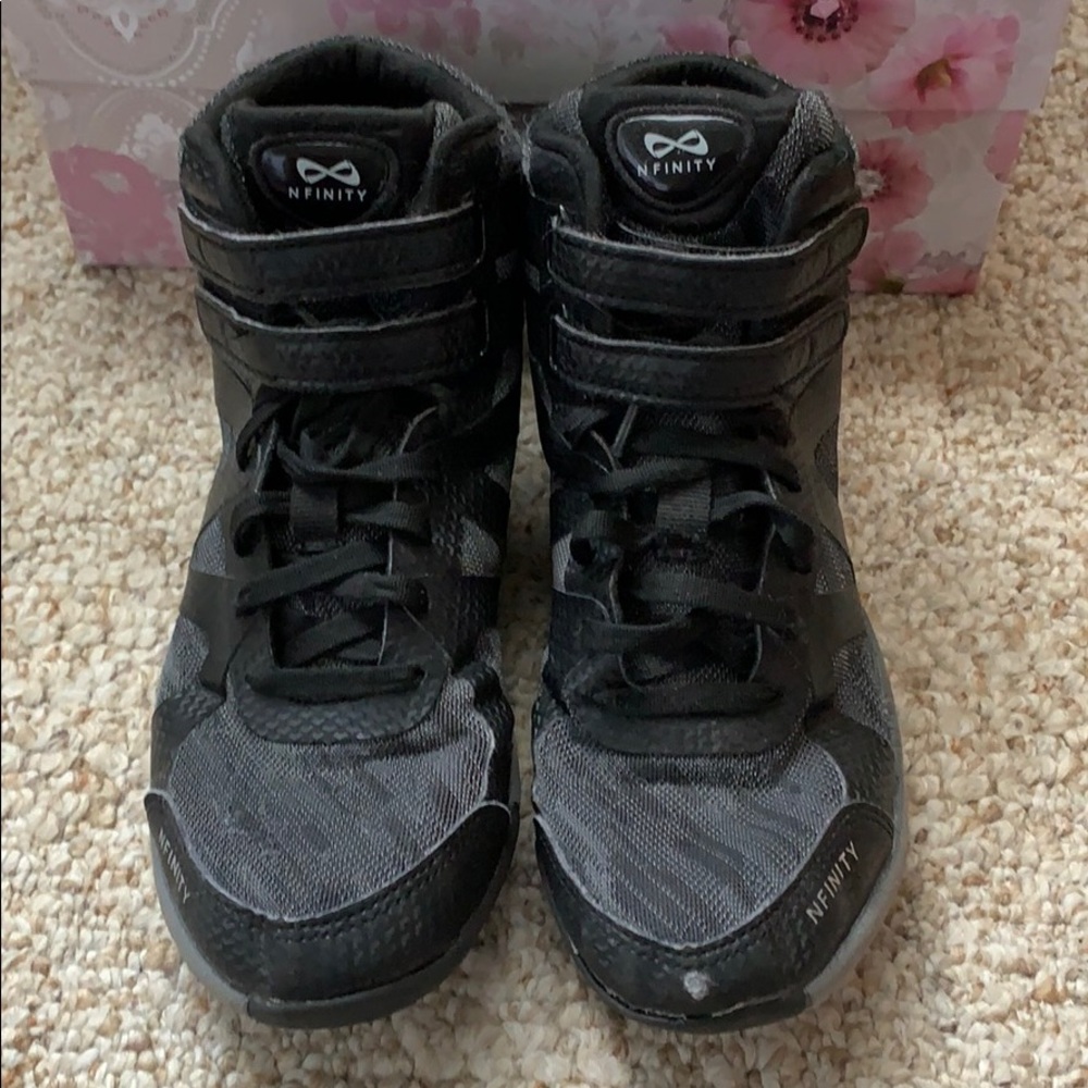 Nfinity Beast Mid Top All Surface  Cheer Shoes